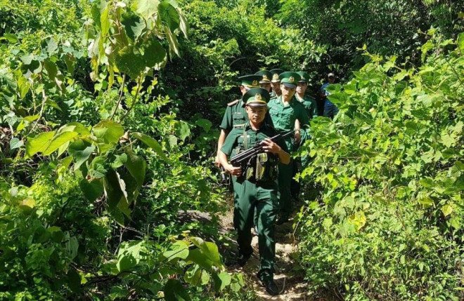 Tìm thấy dấu vết phạm nhân trốn trại đặc biệt nguy hiểm Triệu Quân Sự để lại trong rừng-2