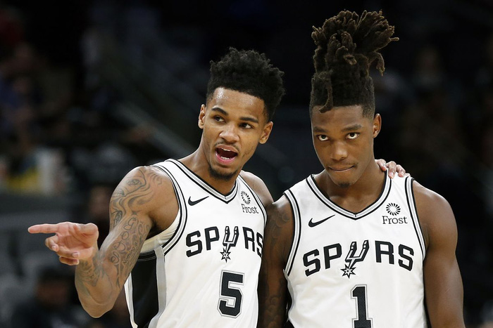 Câu chuyện đẫm nước mắt ẩn sau mái tóc kỳ dị của ngôi sao NBA-4