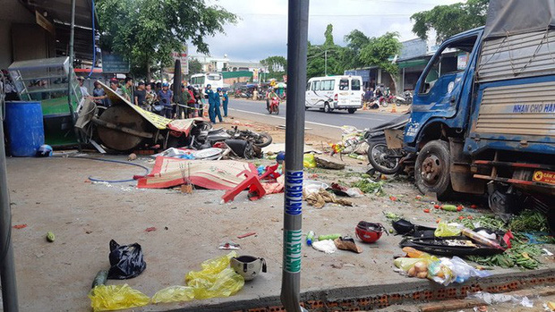 CLIP: Khoảnh khắc xe tải lao vào chợ làm 5 người chết, 5 người bị thương-4