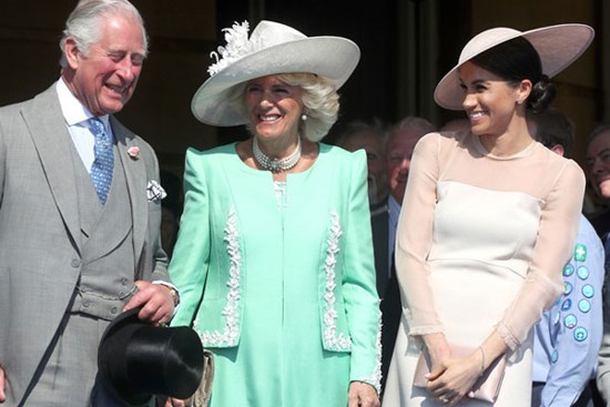Tiết lộ mới gây sốc: Meghan Markle bắt đầu rạn nứt với gia đình nhà chồng chỉ 4 ngày sau hôn lễ cổ tích với nguyên nhân đặc biệt