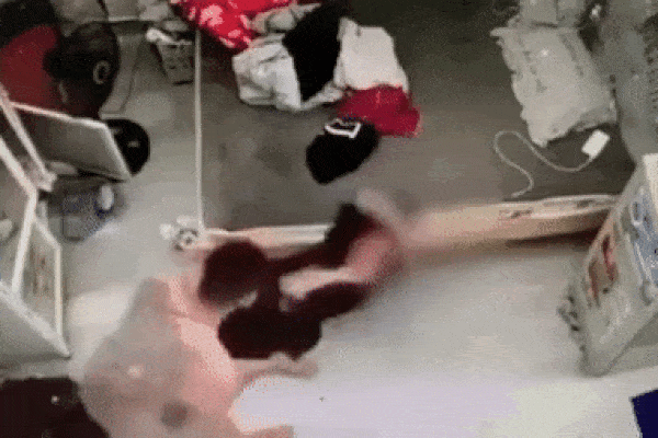 Cô gái bị thanh niên xăm trổ đánh đập suốt 2h đồng hồ: Anh ta chửi bới, nhục mạ tôi, bắt tôi quỳ xuống van xin