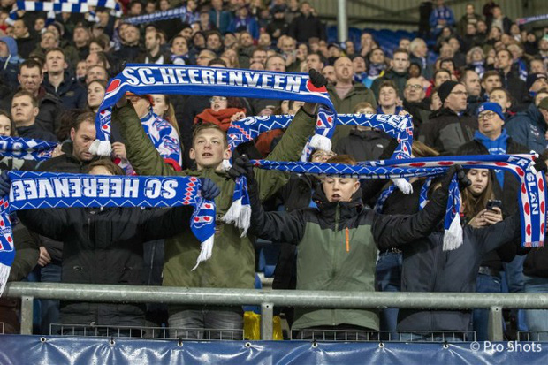 Văn Hậu bị phát hiện có hình xăm sau gáy nhờ tấm hình chụp vu vơ của CLB chủ quản-6