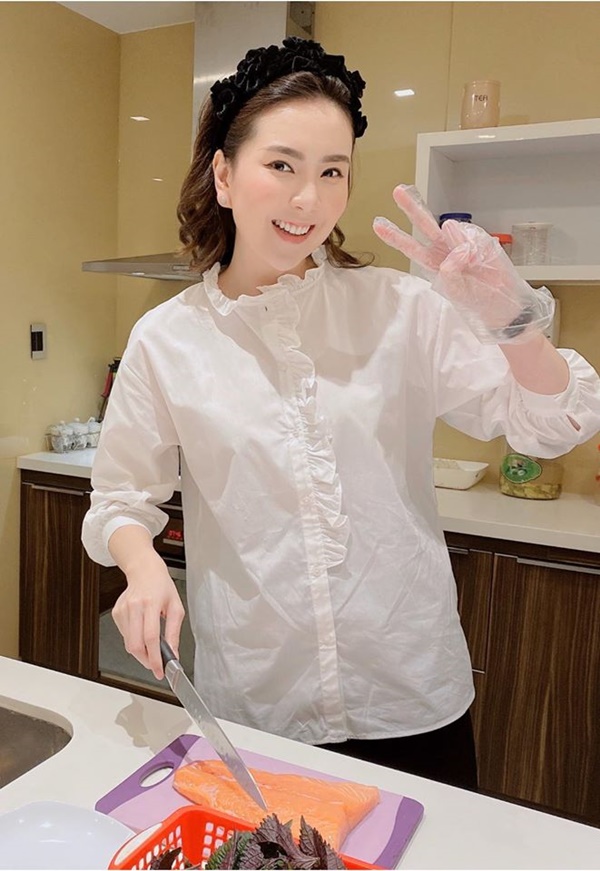 Mặc đẹp như MC Mai Ngọc không hề khó, nàng công sở tuổi 30 chỉ cần có trong tay 7 món đồ này là đủ-2