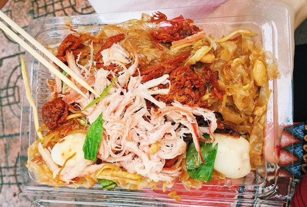 7 món ăn vặt đáng thử một lần quanh phố đi bộ Hà Nội-5
