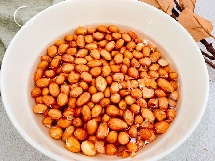 Làm lạc rang muối đừng cho ngay dầu vào, thêm một bước nữa lạc giòn 1 tuần không ỉu-2