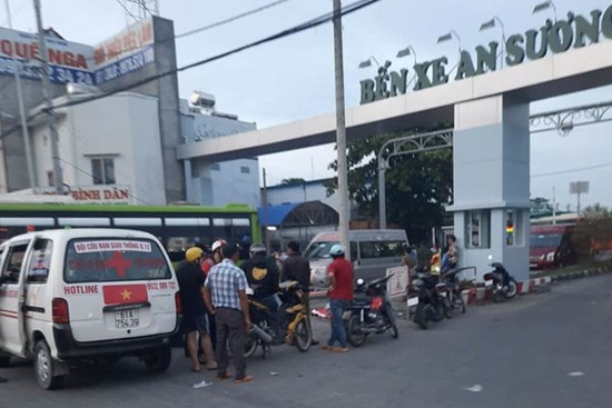 TP.HCM: Tài xế xe công nghệ bị đâm chết sau cự cãi tại bến xe An Sương