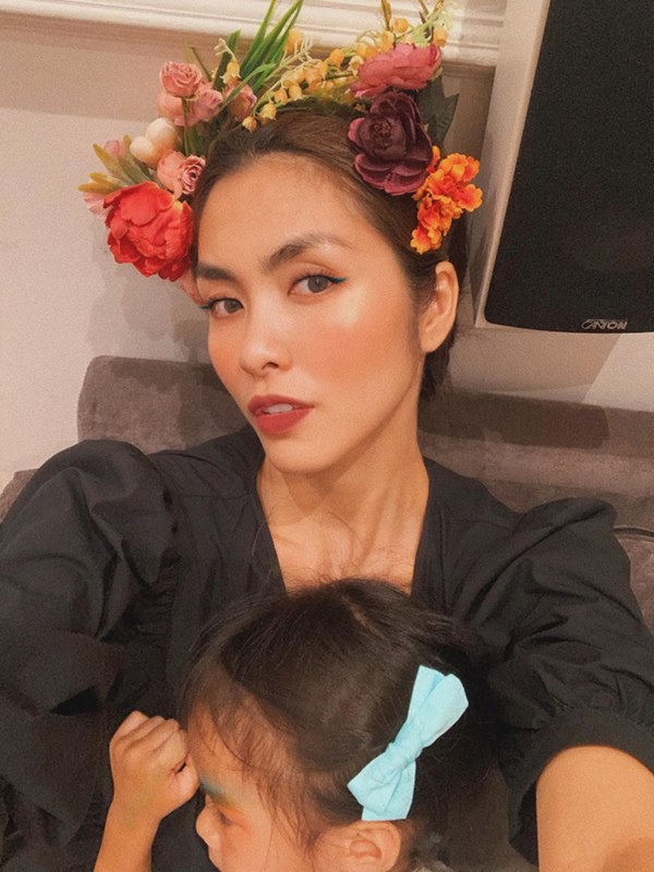 Công chúa nhỏ nhà Hà Tăng mới 3 tuổi đã biết viết chữ và làm thiệp tặng bố khiến mẹ phải thốt lên: Hãnh diện quá”-4