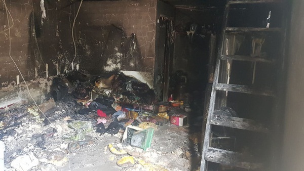 Kế hoạch giết người dã man của gã đàn ông đốt nhà khiến 3 người chết ở Sài Gòn: Rút xăng từ xe máy, lấy bùn be bờ để phóng hỏa-2