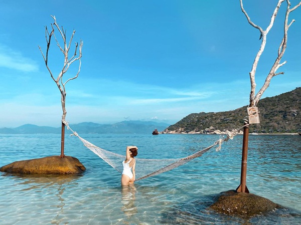 Hot girl Trâm Anh lần đầu đăng ảnh bikini nóng bỏng sau biến cố-2