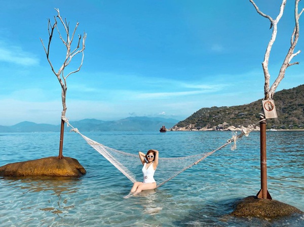 Hot girl Trâm Anh lần đầu đăng ảnh bikini nóng bỏng sau biến cố-4