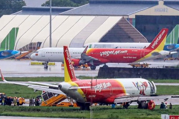 Sân bay Tân Sơn Nhất mở lại đường băng, các chuyến bay từ 13h chuẩn bị được cất cánh-5