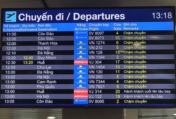 Máy bay lăn lệch đường băng, sân bay Tân Sơn Nhất tạm dừng hoạt động-3