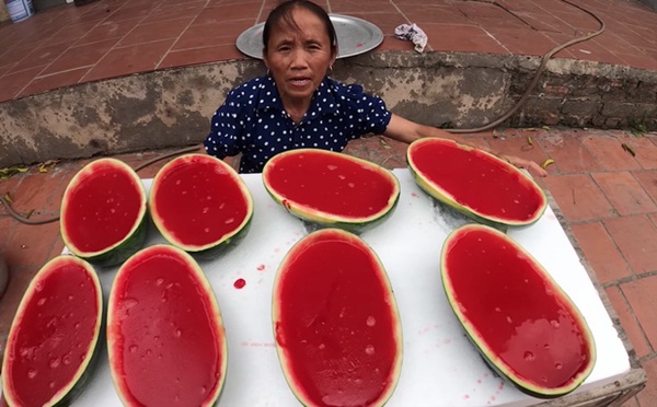 Bà Tân Vlog bị chê để móng tay bẩn làm đồ ăn nhưng lời giải thích sẽ khiến ai cũng phải gật đầu đồng tình-2