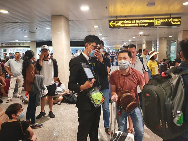 Sân bay Tân Sơn Nhất mở lại đường băng, các chuyến bay từ 13h chuẩn bị được cất cánh-2