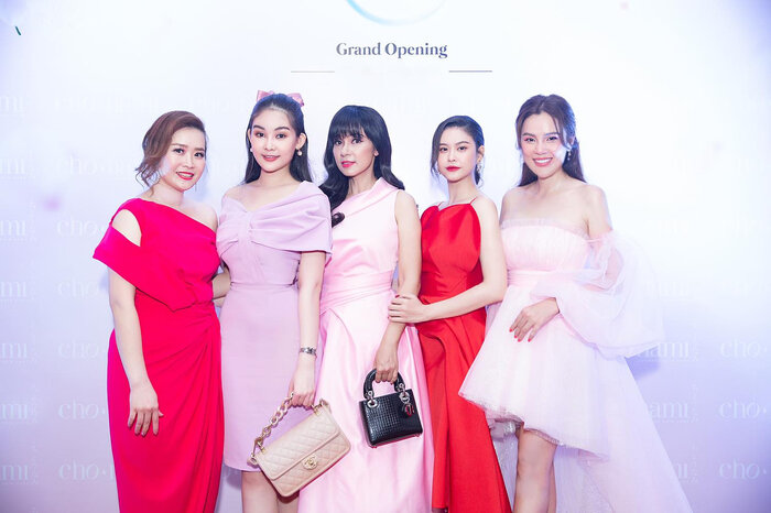 Mang song thai, Hồ Ngọc Hà vẫn làm mẫu đẹp xuất sắc - Hà Tăng thần thái ngút trời-7