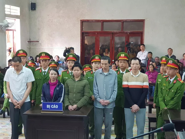 Hoãn phiên xử phúc thẩm mẹ nữ sinh giao gà và đồng phạm về tội buôn bán trái phép chất ma túy-1