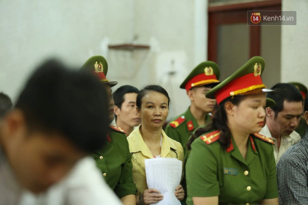 Hoãn phiên xử phúc thẩm mẹ nữ sinh giao gà và đồng phạm về tội buôn bán trái phép chất ma túy-5