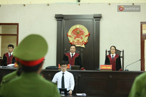 Hoãn phiên xử phúc thẩm mẹ nữ sinh giao gà và đồng phạm về tội buôn bán trái phép chất ma túy-2