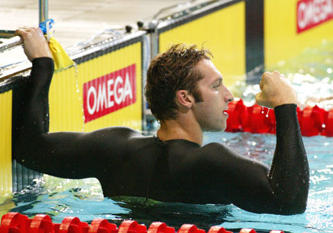 Góc khuất ngôi sao thể thao: Nghiện hút, nghiện bạo lực, tự tử...-5