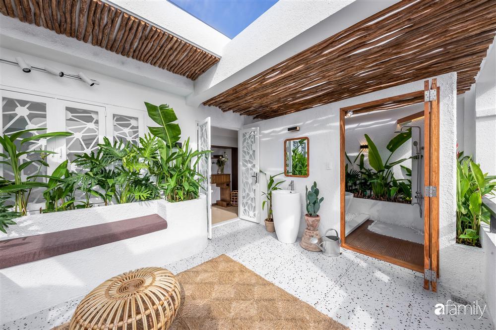 Nhà ống trong hẻm nhưng đẹp không khác gì resort cao cấp ở TP. HCM-12