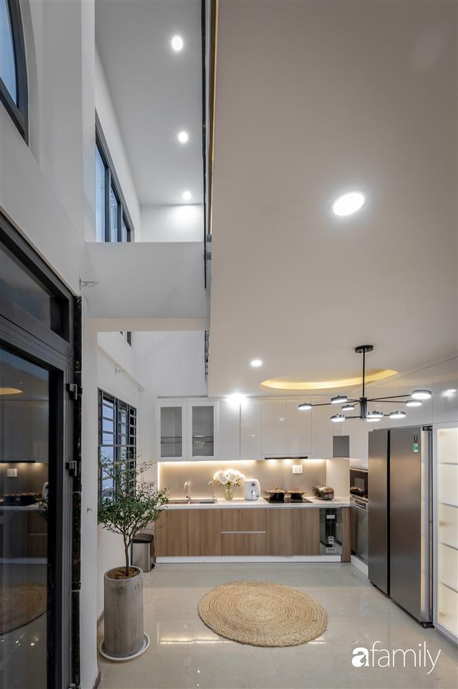 Nhà ống trong hẻm nhưng đẹp không khác gì resort cao cấp ở TP. HCM-21