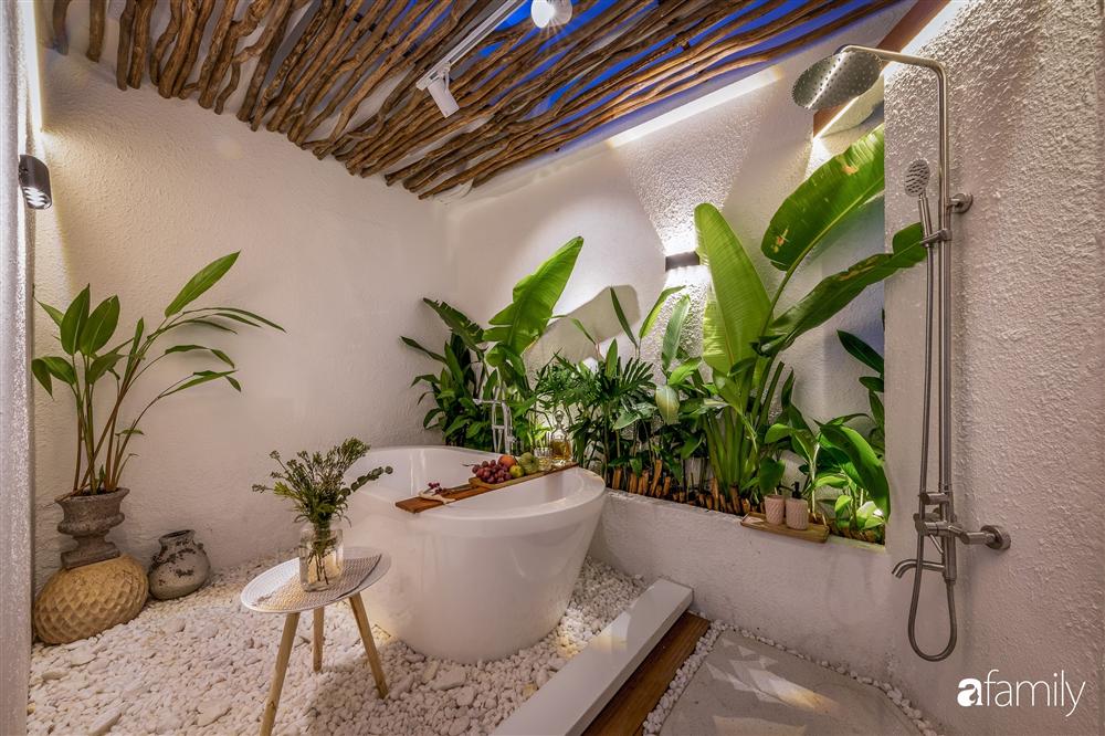 Nhà ống trong hẻm nhưng đẹp không khác gì resort cao cấp ở TP. HCM-22