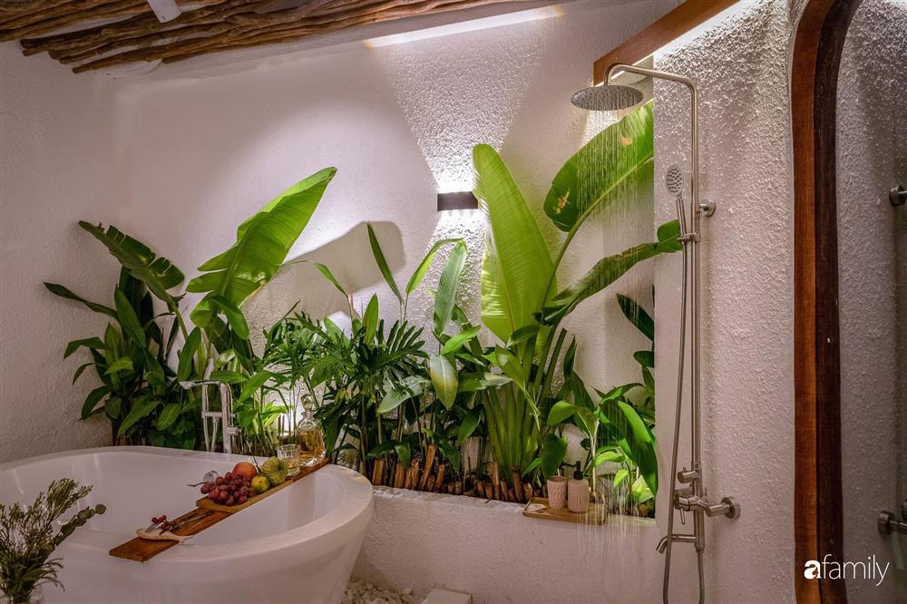 Nhà ống trong hẻm nhưng đẹp không khác gì resort cao cấp ở TP. HCM-24