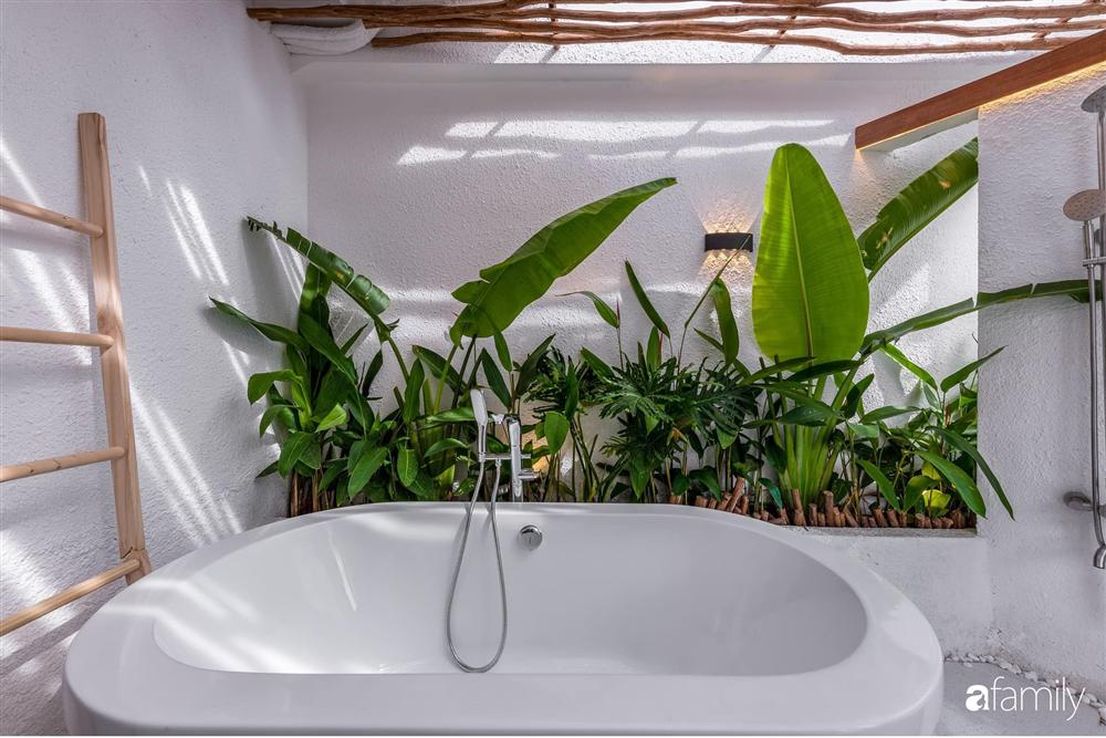 Nhà ống trong hẻm nhưng đẹp không khác gì resort cao cấp ở TP. HCM-25