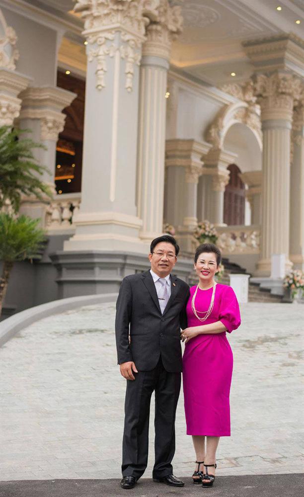 Nhan sắc quyền lực, quý phái của bà chủ tòa lâu đài lộng lẫy ở Nam Định, hóa ra là nhân vật từng rất quen trên mạng xã hội-6