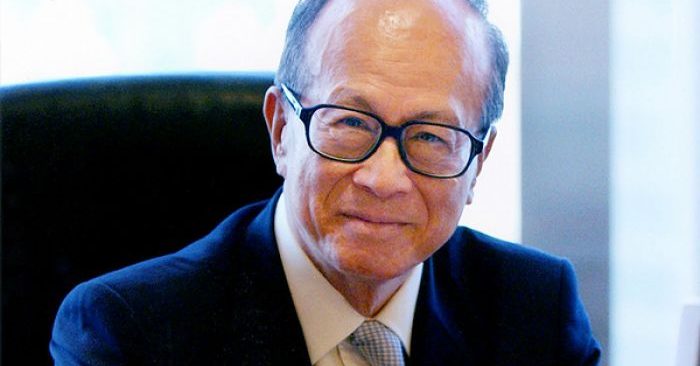 Tỷ phú Lý Gia Thành dạy con trai chân lý của sự giàu có, chỉ bằng vài lời nhắc nhở nhẹ nhàng nhưng đọc xong ai cũng thấm thía-1