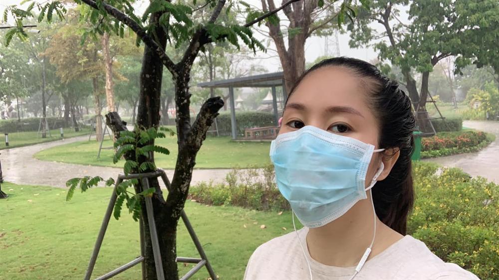 Sinh xong nhìn vẫn như đang bầu bé nữa, Lê Phương lội ngược dòng giảm liền 30kg, khoe ảnh mới khiến fan kinh ngạc-11