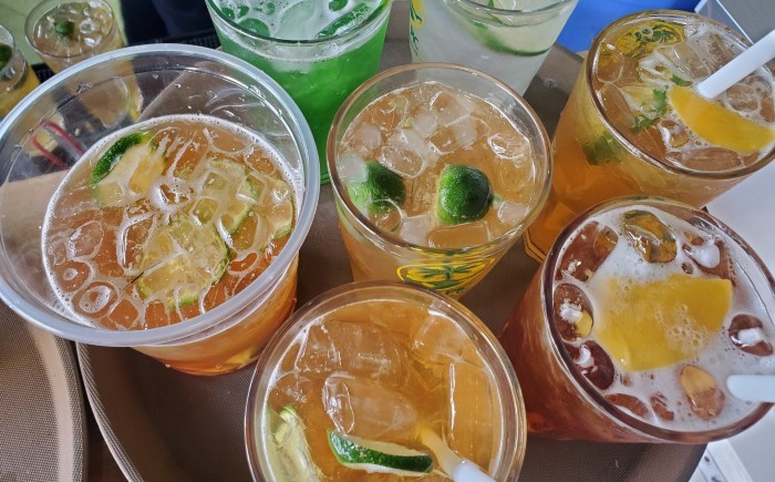 Trà chanh vỉa hè lên giá 15 ngàn, quán cafe thu 100 ngàn/cốc sữa chua-1