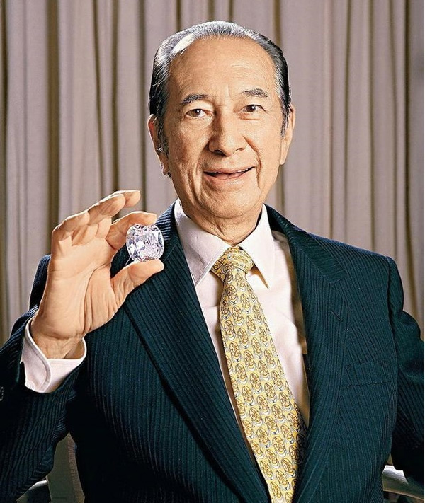 Vì sao Vua sòng bài Macau công khai chung sống cùng 4 vợ trong hơn 50 năm khi luật pháp hiện đại chỉ chấp nhận một vợ một chồng?-1