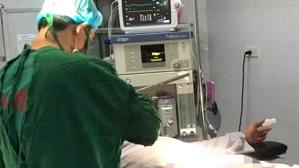 Gặp họa do sở thích bẻ dương vật mỗi sáng-1