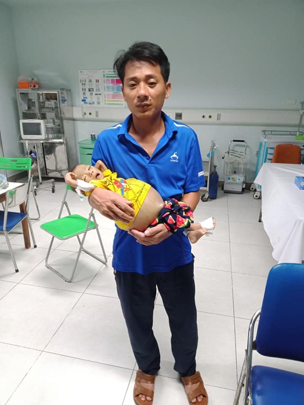 Bức thư đẫm nước mắt của người cha là giáo viên gửi con trai 9 tháng tuổi, cái bụng chực nổ tung vì căn bệnh hiểm nghèo-3