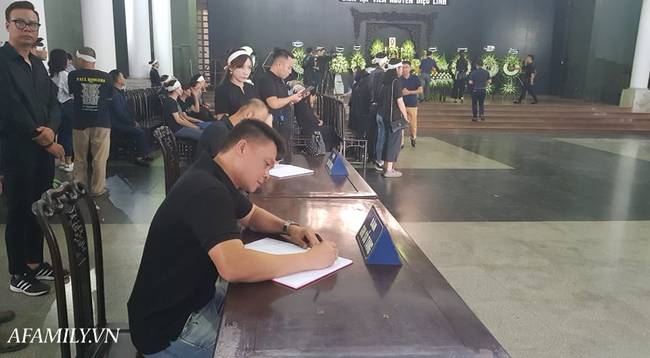 Vô cùng xúc động với dòng tâm sự trong cuốn sổ tang của BTV Quang Minh, BTV Long Vũ gửi gắm cho nữ MC Diệu Linh em sẽ mãi ở trong tim chúng tôi-8