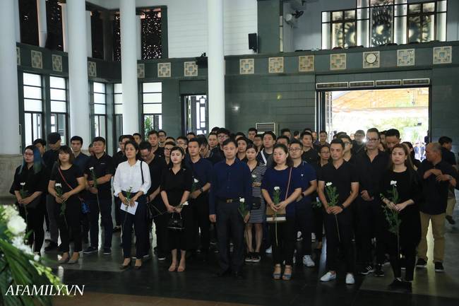 Vô cùng xúc động với dòng tâm sự trong cuốn sổ tang của BTV Quang Minh, BTV Long Vũ gửi gắm cho nữ MC Diệu Linh em sẽ mãi ở trong tim chúng tôi-9