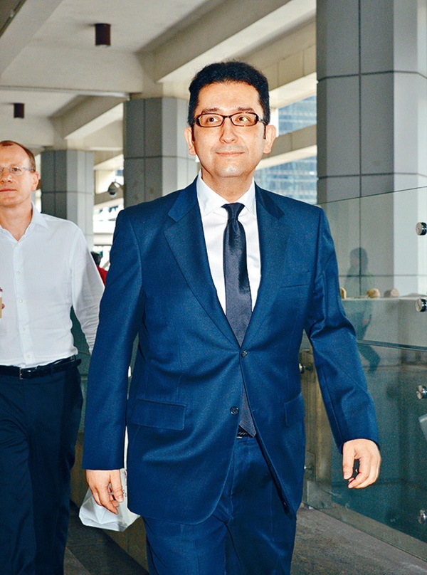 Đứa con ngoài giá thú của em gái Vua sòng bài Macau bất chấp thân phận nhảy vào cuộc chiến tranh gia tài nhà họ Hà-2