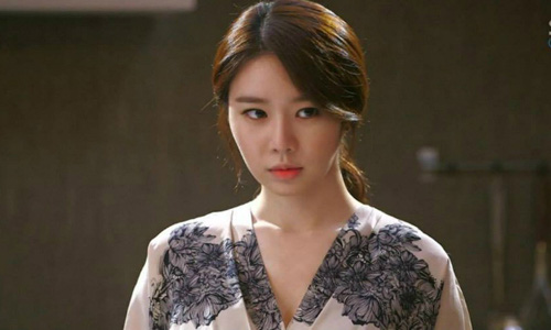 Chồng ngọt ngào, lả lơi với bạn gái nắng, vợ dùng chiêu nhẹ nhàng cũng khiến chồng mất vía-1