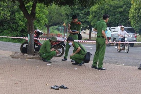 Tranh giành khách, tài xế xe ôm rút dao đâm đồng nghiệp tử vong