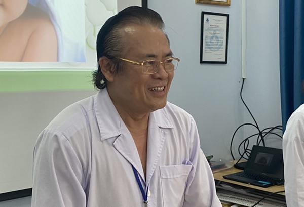 Thương tâm: Đang ăn xúc xích, cháu bé 17 tháng tuổi bị chó hàng xóm ngoạm nát mặt-6