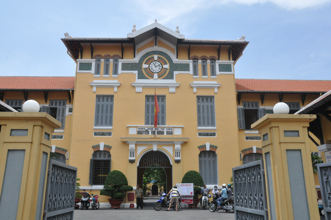 Nữ sinh ở TP.HCM hoảng hốt phát hiện nam sinh lớp 12 quay lén khi đi toilet trong trường, lo sợ clip bị phát tán trên mạng-1