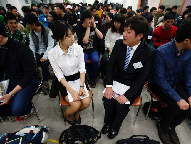 Tiếp viên hàng không ở Hàn Quốc: Công việc đẳng cấp trong mơ nhưng chịu áp lực nhan sắc, có cả gói phẫu thuật thẩm mỹ riêng-7