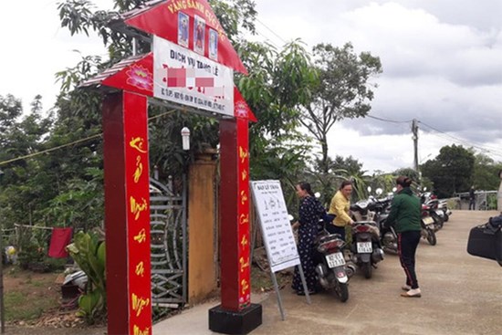 Người vợ và ông hàng xóm thương vong trong căn nhà khóa trái đang cháy