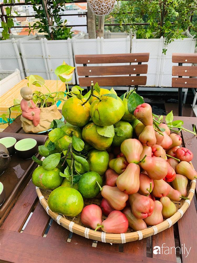 Sài Gòn: Mẹ đảm xây dựng cả một  trang trại trên không, đủ cả rau sạch, gà sạch đến hoa đẹp trên sân thượng của gia đình-13