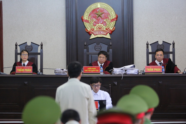 Tuyên án vụ nữ sinh giao gà bị hiếp dâm, sát hại ở Điện Biên: 9 bị cáo nhận 6 án tử hình và 22 năm tù giam-16