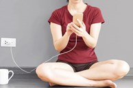 Mối nguy chết người từ thói quen vừa sạc pin vừa sử dụng điện thoại