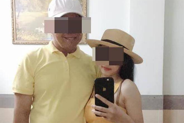 Vụ thầy giáo 53 tuổi đính hôn với học trò cũ 21 tuổi: Từng nhận nữ sinh làm con nuôi và có biểu hiện thân thiết từ khi còn ngồi trên ghế nhà trường-3