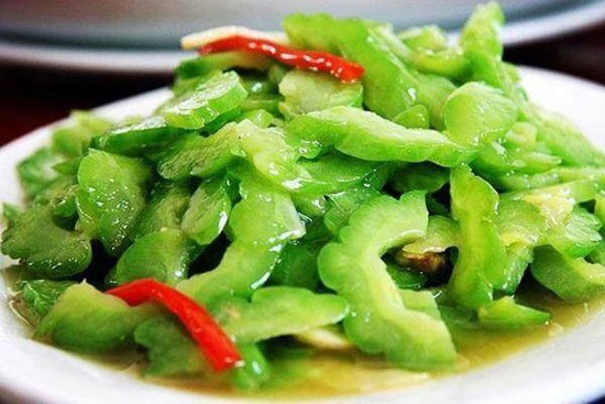 Cho dù có đắng thế nào, thêm một giọt này, mướp không còn đắng nữa, vị lại giòn ngon hơn