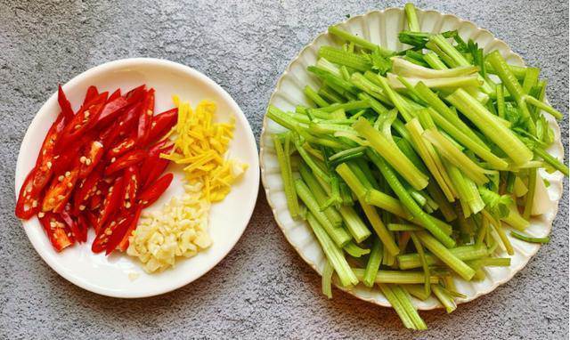 Xào thịt bò, thêm 2 nguyên liệu này thịt mềm, ngon khiến ai cũng muốn ăn nhiều-3